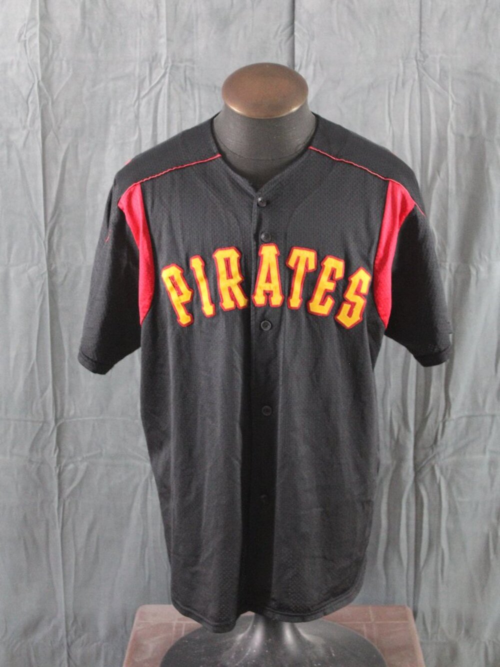 Nanaimo Pirates Jersey (VTG) - 44 by Saxon - Men's Large